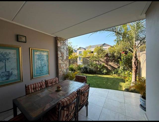 3 BEDROOM APARTMENT FOR SALE IN THE POLOFIELDS